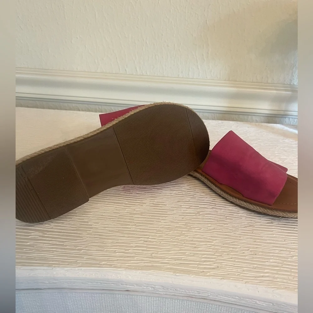 Great condition soda sandals